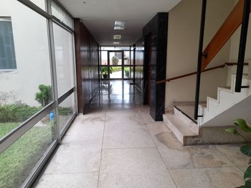 VENDO DEPARTAMENTO 100 MTS2. DOS DORMITORIOS AV. EL EJERCITO SAN ISIDRO