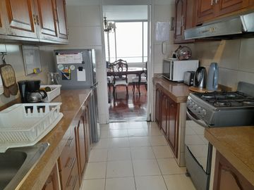 VENDO DEPARTAMENTO 100 MTS2. DOS DORMITORIOS AV. EL EJERCITO SAN ISIDRO
