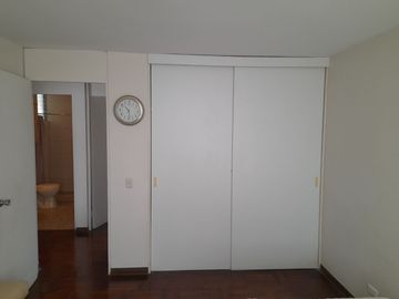 VENDO DEPARTAMENTO 100 MTS2. DOS DORMITORIOS AV. EL EJERCITO SAN ISIDRO