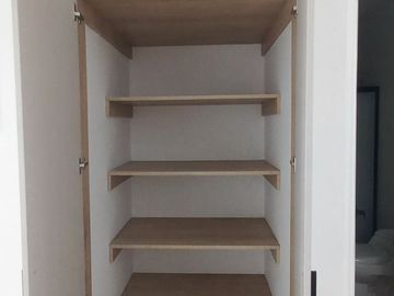 Venta de Casa de estreno 3 pisos con Piscina en Piura