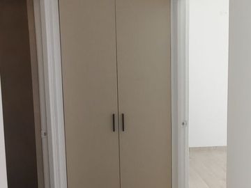 Venta de Casa de estreno 3 pisos con Piscina en Piura
