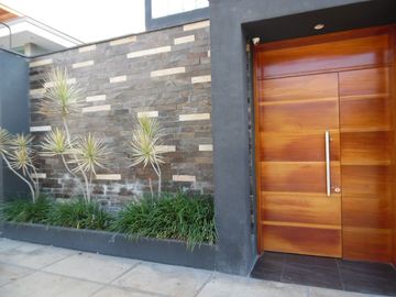 HERMOSA CASA 5 DORMITORIOS -JARDÍN SAUNA GIMNASIO PISCINA