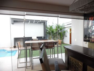 HERMOSA CASA 5 DORMITORIOS -JARDÍN SAUNA GIMNASIO PISCINA