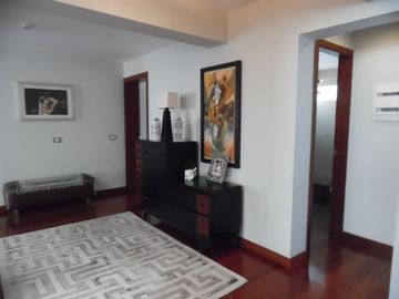 HERMOSA CASA 5 DORMITORIOS -JARDÍN SAUNA GIMNASIO PISCINA
