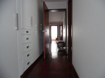 HERMOSA CASA 5 DORMITORIOS -JARDÍN SAUNA GIMNASIO PISCINA