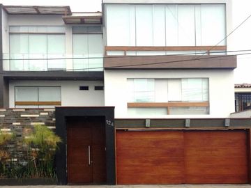 HERMOSA CASA 5 DORMITORIOS -JARDÍN SAUNA GIMNASIO PISCINA