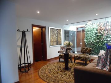 HERMOSA CASA 5 DORMITORIOS -JARDÍN SAUNA GIMNASIO PISCINA