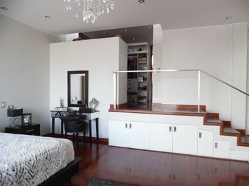 HERMOSA CASA 5 DORMITORIOS -JARDÍN SAUNA GIMNASIO PISCINA