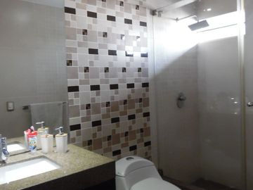 HERMOSA CASA 5 DORMITORIOS -JARDÍN SAUNA GIMNASIO PISCINA