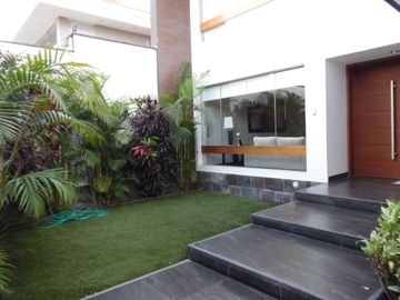 HERMOSA CASA 5 DORMITORIOS -JARDÍN SAUNA GIMNASIO PISCINA