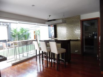 HERMOSA CASA 5 DORMITORIOS -JARDÍN SAUNA GIMNASIO PISCINA