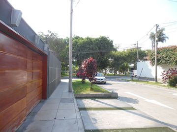 HERMOSA CASA 5 DORMITORIOS -JARDÍN SAUNA GIMNASIO PISCINA