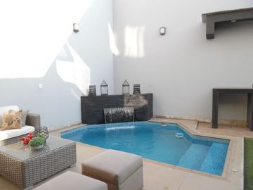 HERMOSA CASA 5 DORMITORIOS -JARDÍN SAUNA GIMNASIO PISCINA