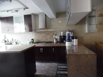 HERMOSA CASA 5 DORMITORIOS -JARDÍN SAUNA GIMNASIO PISCINA