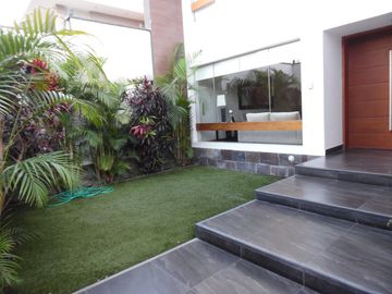 HERMOSA CASA 5 DORMITORIOS -JARDÍN SAUNA GIMNASIO PISCINA