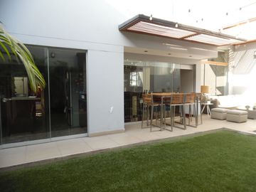 HERMOSA CASA 5 DORMITORIOS -JARDÍN SAUNA GIMNASIO PISCINA