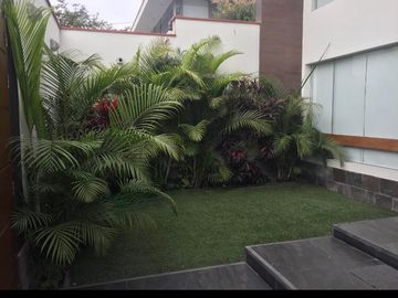 HERMOSA CASA 5 DORMITORIOS -JARDÍN SAUNA GIMNASIO PISCINA