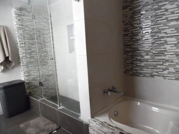HERMOSA CASA 5 DORMITORIOS -JARDÍN SAUNA GIMNASIO PISCINA