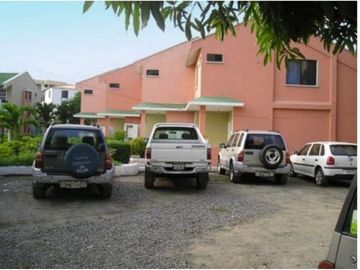 VENTA HOSTERÍA SECTOR TONSUPA - ESMERALDAS