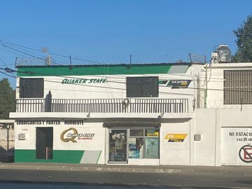 Local Comercial con Casa. Sobre Ave. Principal por Blvd. Solidaridad
