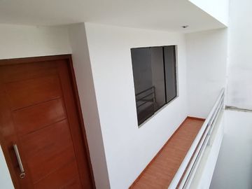 AMPLIO DEPARTAMENTO CON 4 HABITACIONES