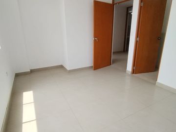 AMPLIO DEPARTAMENTO CON 4 HABITACIONES