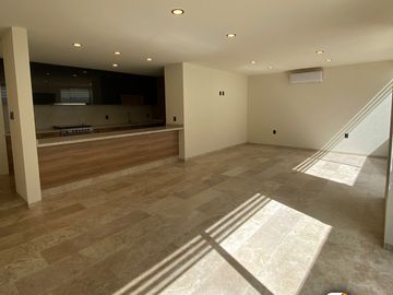 Moderna y Hermosa casa en Privada San Angel V, Negociable,