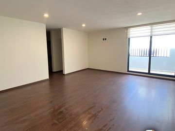 Moderna y Hermosa casa en Privada San Angel V, Negociable,