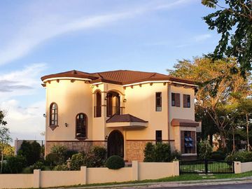 5 Bedroom Charming Mediterranean Home For Sale at Ayala Westgrove Heights
