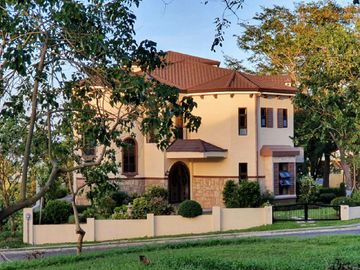 5 Bedroom Charming Mediterranean Home For Sale at Ayala Westgrove Heights