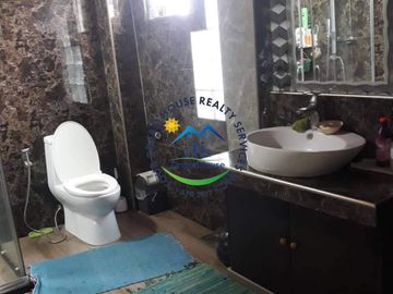 2 STOREY HOUSE & LOT FOR SALE