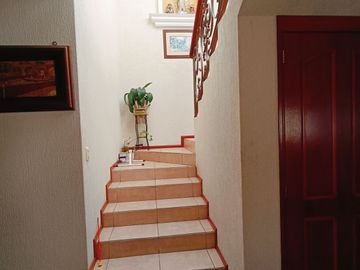 CASA GRANDE EN VENTA - JARIPEO - SALIDA A MIL CUMBRES