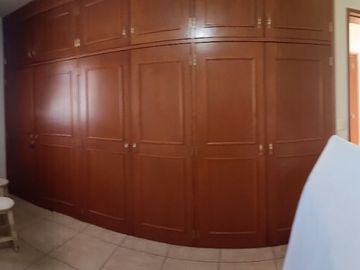 CASA GRANDE EN VENTA - JARIPEO - SALIDA A MIL CUMBRES