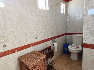 CASA GRANDE EN VENTA - JARIPEO - SALIDA A MIL CUMBRES