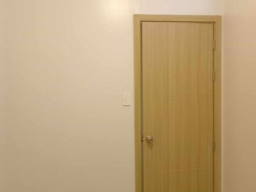 VINE03XXT1: For Rent Semi Furnished 2BR Unit at Vine Residences