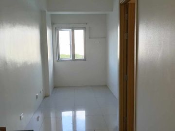 VINE03XXT1: For Rent Semi Furnished 2BR Unit at Vine Residences
