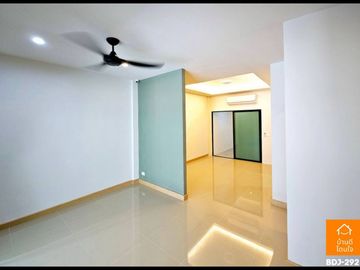 Townhouse, newly renovated, The Ricco Town Ramindra - Watcharaphon (24.3 sq m.), 4 bedrooms, 2 bathrooms, near 5 Watcharaphon intersection.