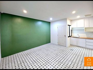 Townhouse, newly renovated, The Ricco Town Ramindra - Watcharaphon (24.3 sq m.), 4 bedrooms, 2 bathrooms, near 5 Watcharaphon intersection.