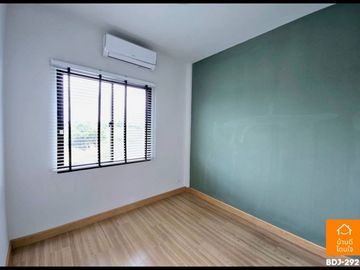 Townhouse, newly renovated, The Ricco Town Ramindra - Watcharaphon (24.3 sq m.), 4 bedrooms, 2 bathrooms, near 5 Watcharaphon intersection.
