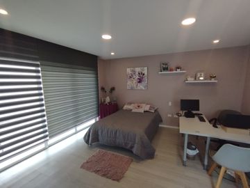 Hermosa casa Moderna tipo Minimalista en el Valle de los Chillos