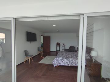 Hermosa casa Moderna tipo Minimalista en el Valle de los Chillos