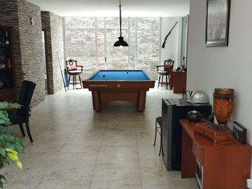 Hermosa casa Moderna tipo Minimalista en el Valle de los Chillos