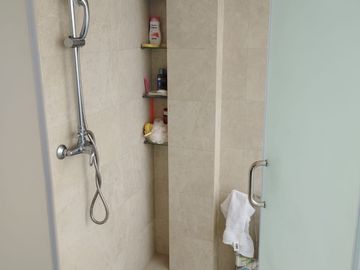 Hermosa casa Moderna tipo Minimalista en el Valle de los Chillos