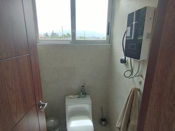 Hermosa casa Moderna tipo Minimalista en el Valle de los Chillos