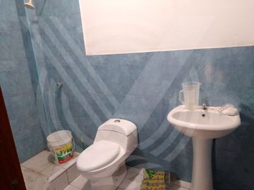 ADQUIERE TU CASITA YA!... SE VENDE CASA CON LOCAL PARA NEGOCIO EN ALAMEDA DE ÑAÑA