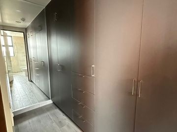 Nuevo y moderno departamento totalmente amueblado y equipado en Parkview