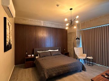 Nuevo y moderno departamento totalmente amueblado y equipado en Parkview