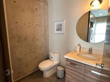Nuevo y moderno departamento totalmente amueblado y equipado en Parkview