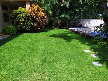 Departamento en PB, 149 m2, 2 albercas, jardines, palapa, Fraccionamiento   Junto al Rio Temixco, Mor.