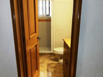 Departamento en PB, 149 m2, 2 albercas, jardines, palapa, Fraccionamiento   Junto al Rio Temixco, Mor.